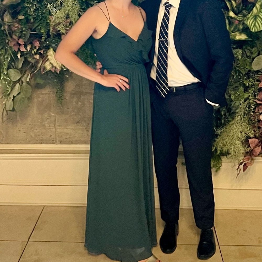 Elegant Green Maxi Dress - Picture 2 of 7